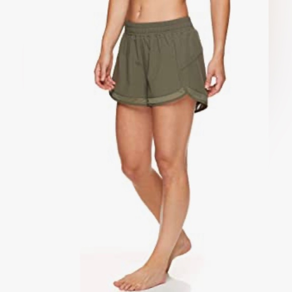 Gaiam Women's Warrior Yoga Short Bike & Running Activewear Shorts Green Size XL - Picture 3 of 9